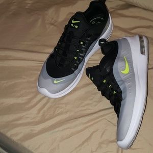 Nike Axis Premium